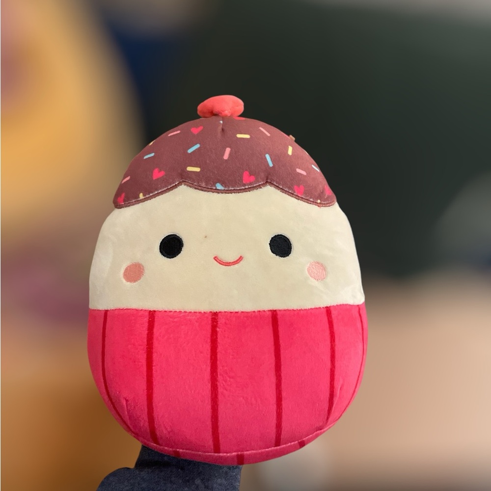 Cupcake squishmallow